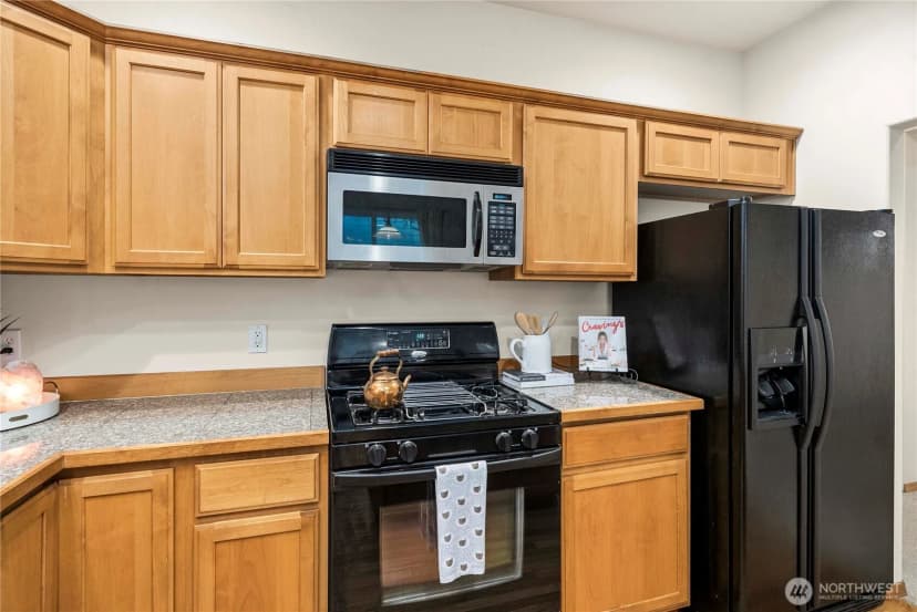 Property photo for 13127 Se 210th Place, Kent photo 17