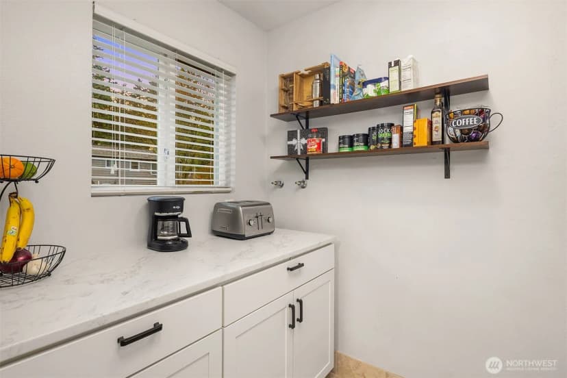 Property photo for 13945 147th Place Se, Renton photo 15