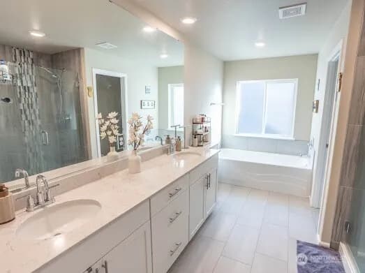 Property photo for 17622 Crossing Drive E, Puyallup photo 12