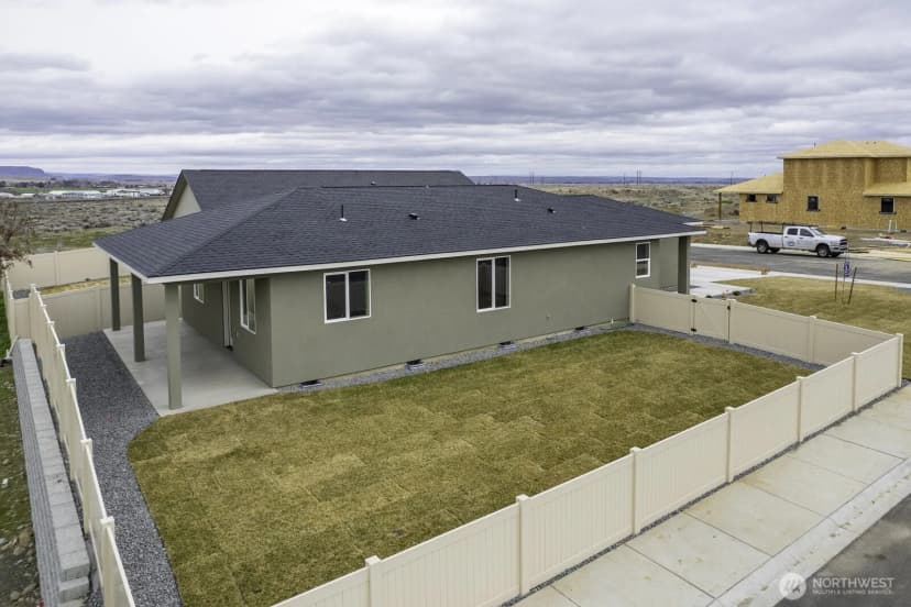 Property photo for 915 Ivy Street Ne, Ephrata photo 6