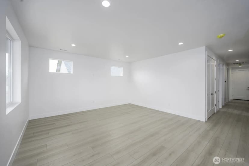 Property photo for 915 Ivy Street Ne, Ephrata photo 16