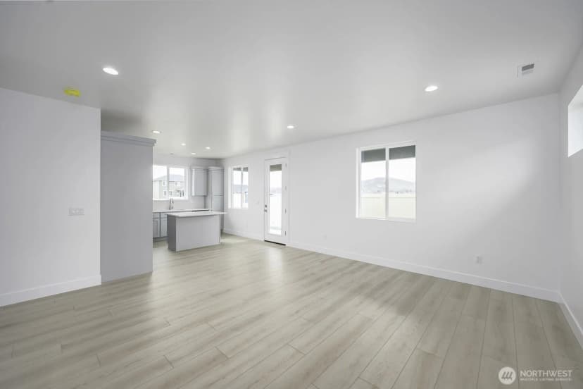 Property photo for 915 Ivy Street Ne, Ephrata photo 14