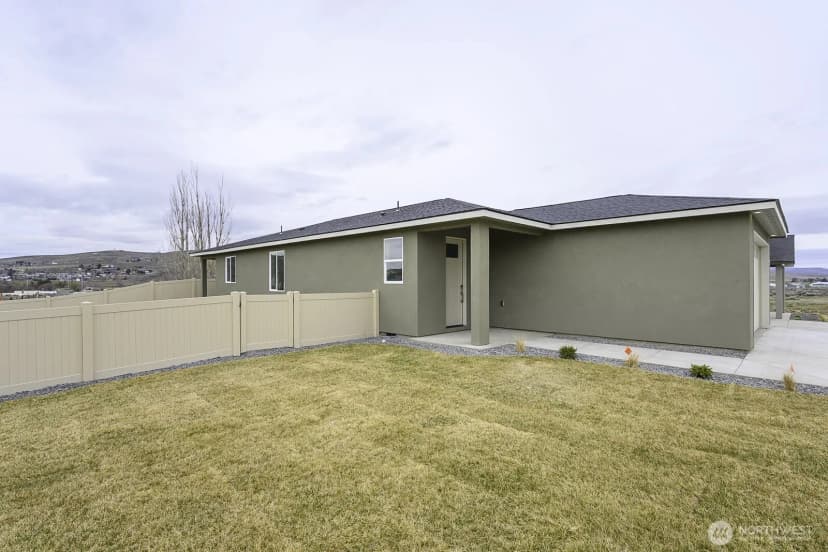 Property photo for 915 Ivy Street Ne, Ephrata photo 34