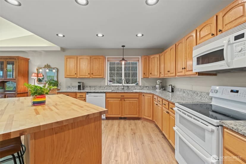Property photo for 1000 13th Avenue Sw #7, Quincy photo 10