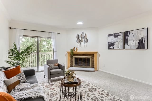 Property photo for 14547 Ne 40th St #j302, Bellevue photo 4
