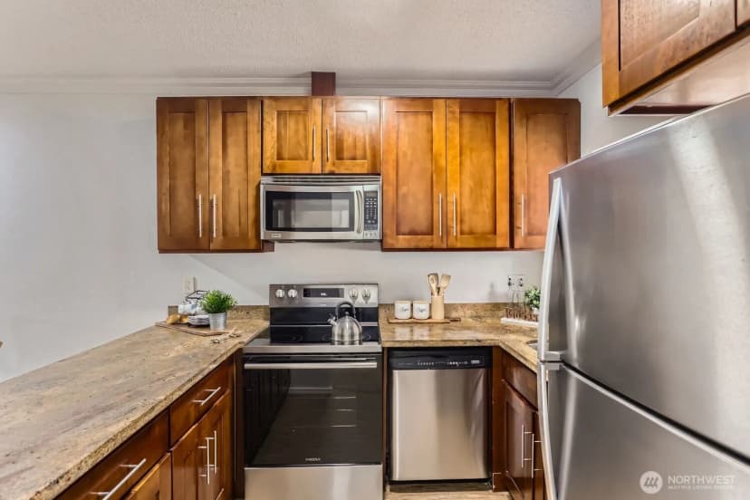 Property photo for 14547 Ne 40th St #j302, Bellevue photo 9