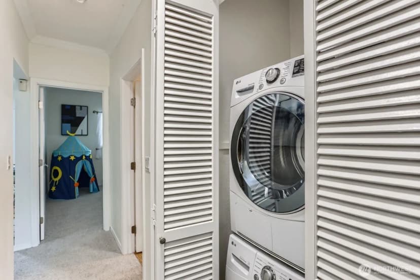 Property photo for 14547 Ne 40th St #j302, Bellevue photo 24