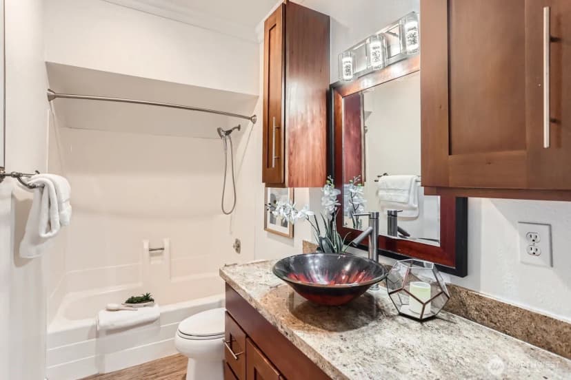 Property photo for 14547 Ne 40th St #j302, Bellevue photo 23