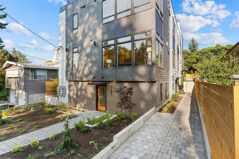 Property photo for 7144 47th Avenue Sw, Seattle