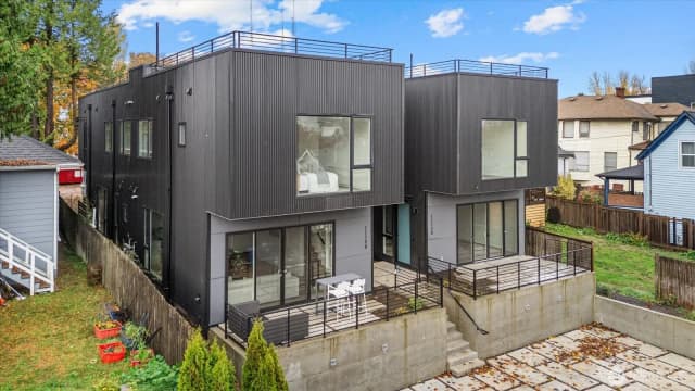 Property photo for 1114 26th Avenue #c, Seattle photo 3