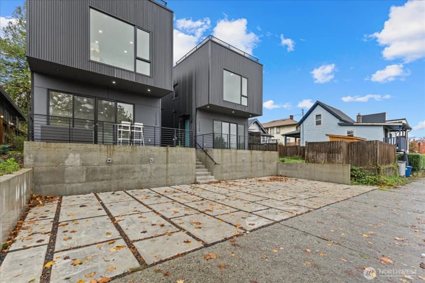 Property photo for 1114 26th Avenue #c, Seattle photo 4