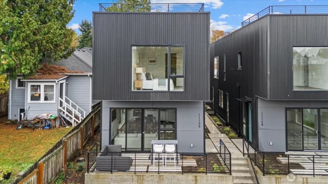 Property photo for 1114 26th Avenue #c, Seattle photo 2