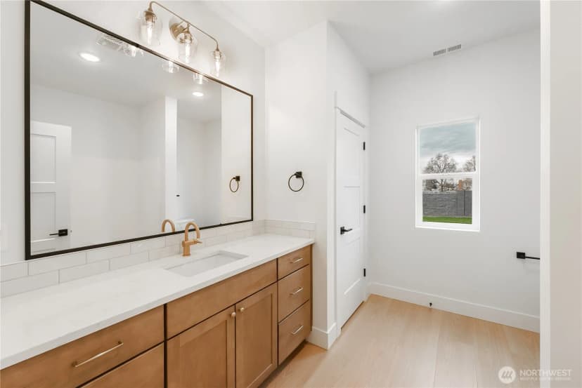 Property photo for 511 Sw 12th, College Place photo 23