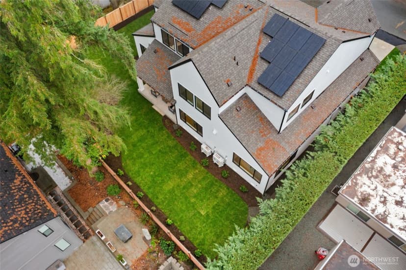 Property photo for 836 130th Avenue Ne, Bellevue photo 37