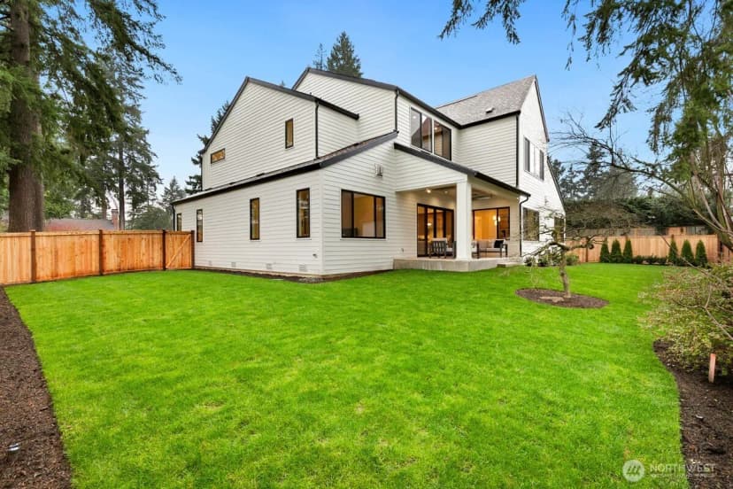 Property photo for 836 130th Avenue Ne, Bellevue photo 36