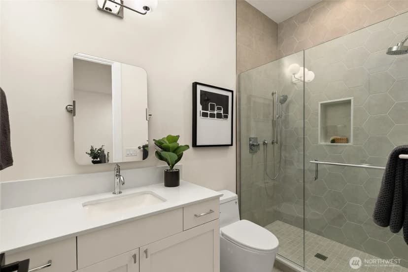 Property photo for 836 130th Avenue Ne, Bellevue photo 30