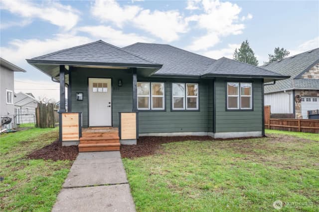 Property photo for 450 16th Avenue, Longview