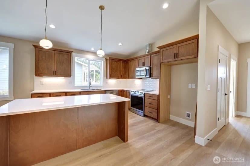 Property photo for 811 Ne 357th Street, Ocean Park photo 12