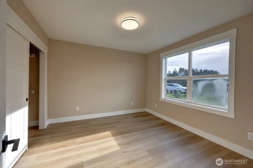 Property photo for 811 Ne 357th Street, Ocean Park photo 8