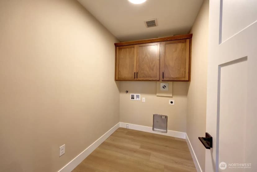 Property photo for 811 Ne 357th Street, Ocean Park photo 27