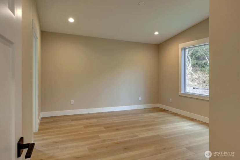 Property photo for 811 Ne 357th Street, Ocean Park photo 28