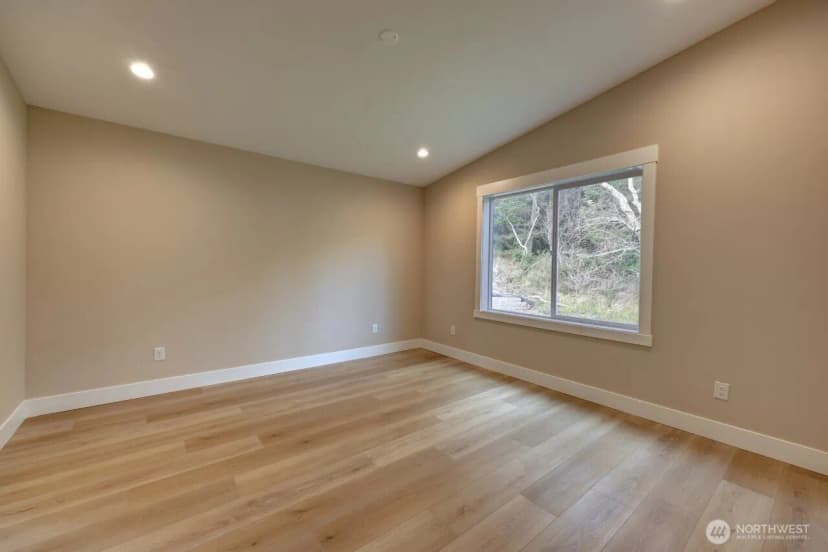Property photo for 811 Ne 357th Street, Ocean Park photo 26