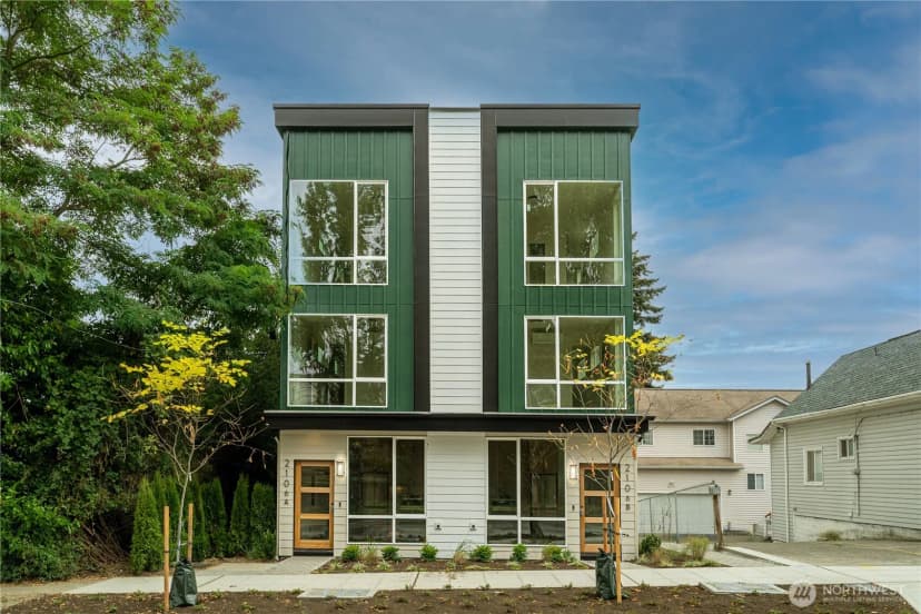 Property photo for 2108 15th Avenue S #b, Seattle photo 2