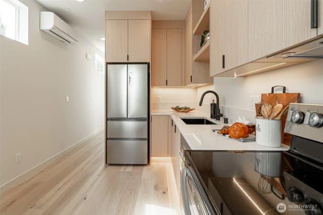 Property photo for 2108 15th Avenue S #b, Seattle photo 5