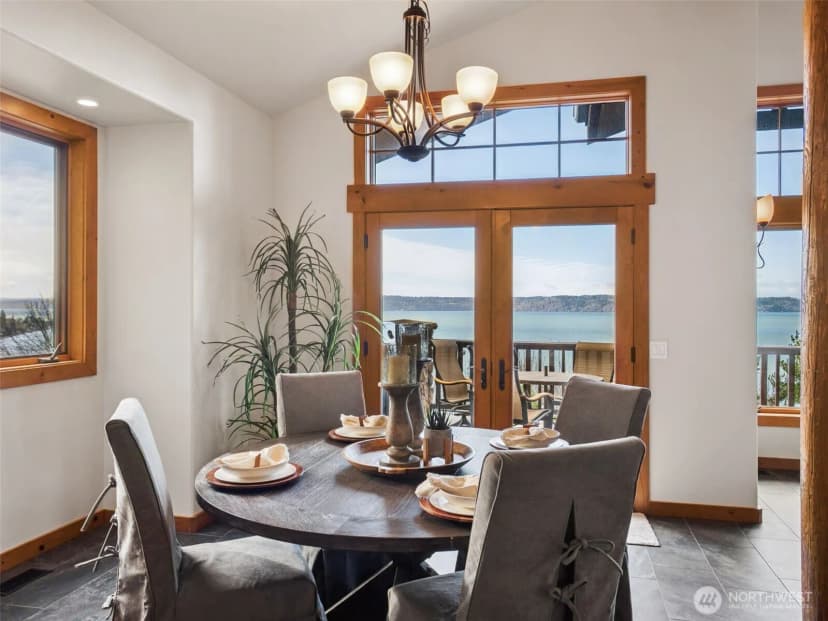 Property photo for 15926 Maplewild Avenue Sw, Seattle photo 10