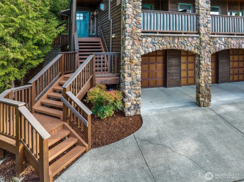 Property photo for 15926 Maplewild Avenue Sw, Seattle photo 37