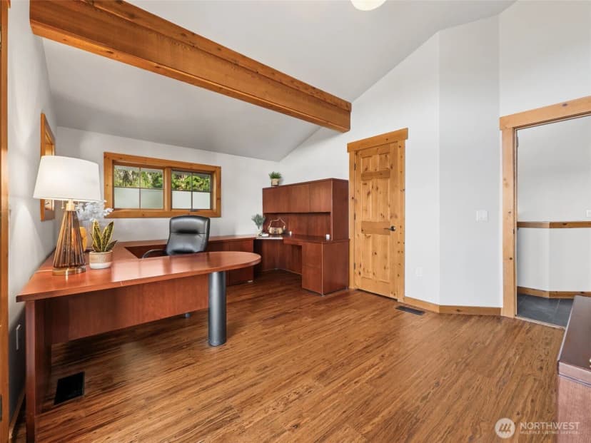 Property photo for 15926 Maplewild Avenue Sw, Seattle photo 18