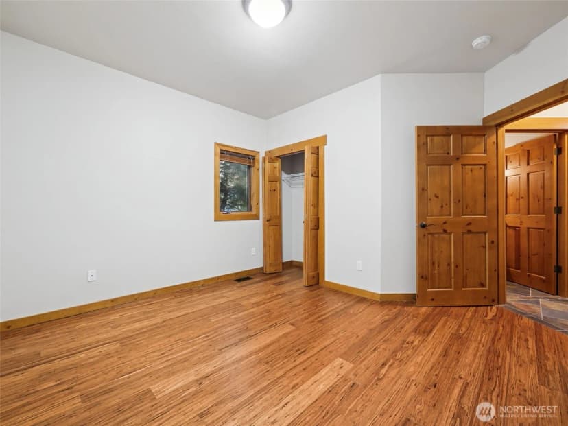 Property photo for 15926 Maplewild Avenue Sw, Seattle photo 26