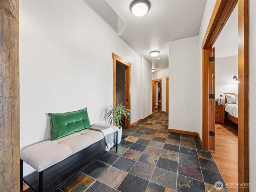 Property photo for 15926 Maplewild Avenue Sw, Seattle photo 20