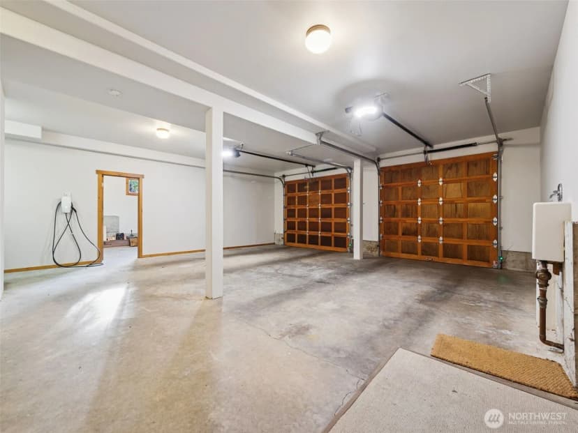 Property photo for 15926 Maplewild Avenue Sw, Seattle photo 30