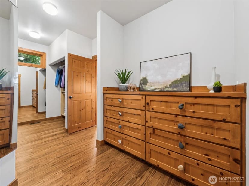 Property photo for 15926 Maplewild Avenue Sw, Seattle photo 22