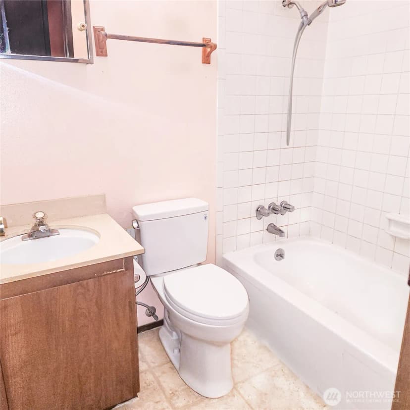 Property photo for 13421 122nd Avenue Ne, Kirkland photo 10