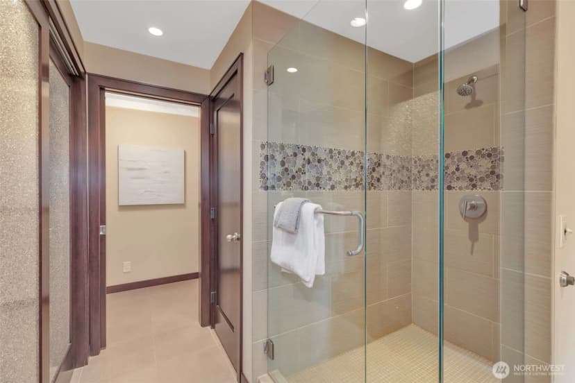 Property photo for 1231 5th Avenue N #101, Seattle photo 15