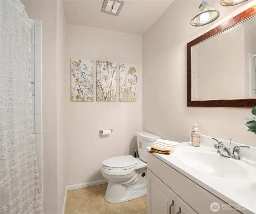 Property photo for 2448 137th Avenue Se, Bellevue photo 15