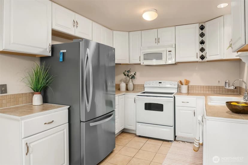Property photo for 2448 137th Avenue Se, Bellevue photo 6