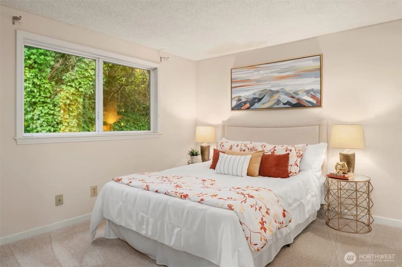 Property photo for 2448 137th Avenue Se, Bellevue photo 13