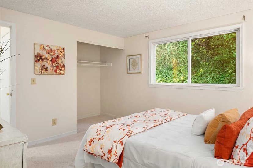Property photo for 2448 137th Avenue Se, Bellevue photo 14