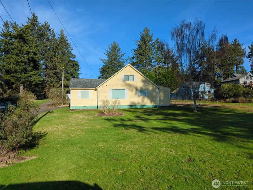 Property photo for 1104 Rose Avenue Ne, Ilwaco