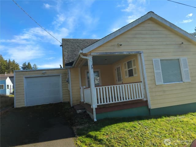 Property photo for 1104 Rose Avenue Ne, Ilwaco photo 4