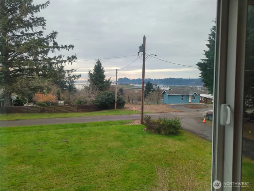Property photo for 1104 Rose Avenue Ne, Ilwaco photo 7