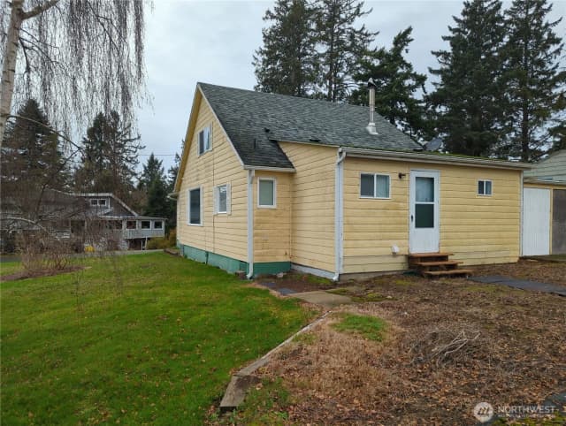 Property photo for 1104 Rose Avenue Ne, Ilwaco photo 5