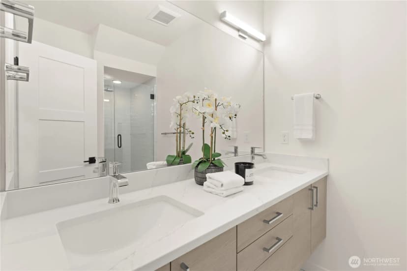 Property photo for 1208 B Nw 83rd Street, Seattle photo 16