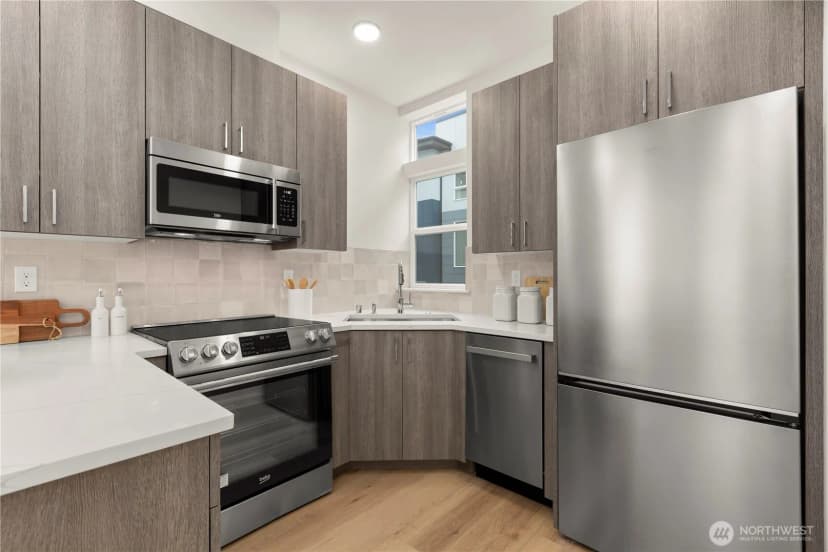 Property photo for 1208 B Nw 83rd Street, Seattle photo 6