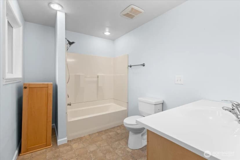 Property photo for 16625 126th Avenue Se, Renton photo 17