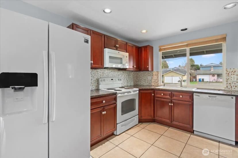 Property photo for 16625 126th Avenue Se, Renton photo 8