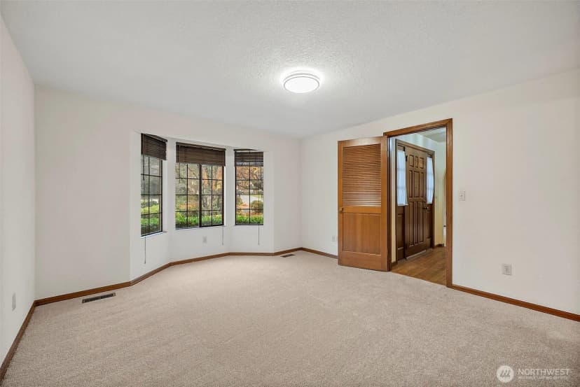 Property photo for 8720 52nd Street Ct W, University Place photo 4